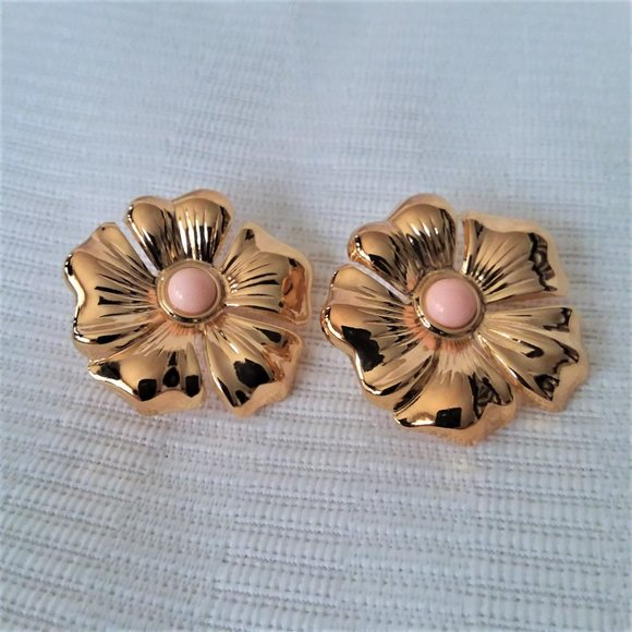 Flower Earrings Gold Bead Center Clip On VTG 80's 90's Retro Never Worn Trendy - Picture 2 of 3